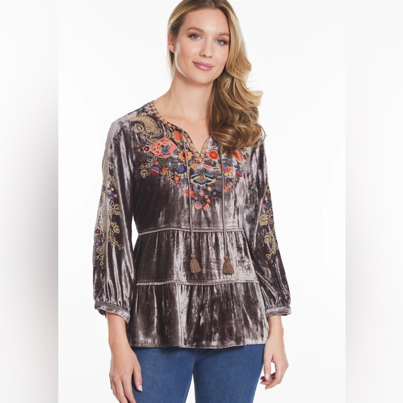 John Mark Tops - John Mark
Embroidered Floral Velvet Split V-Neck 3/4 Cuffed Sleeve Tiered Tunic